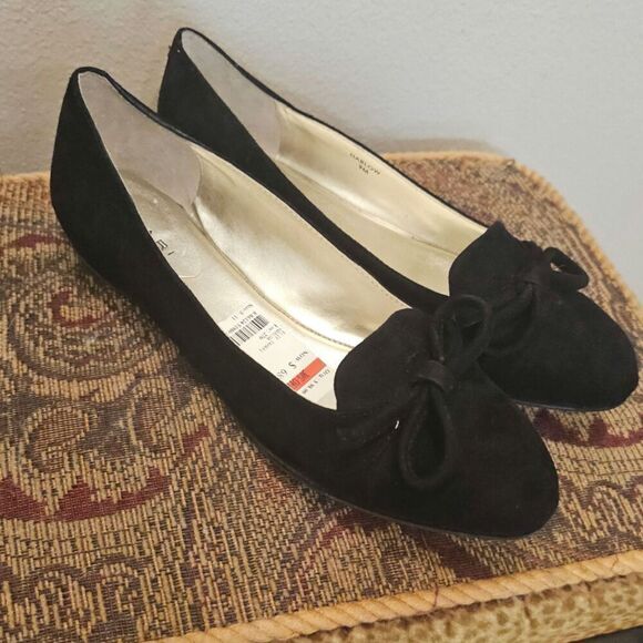 NWT Tahari Black Harlow Bow Flats Size 9 - Picture 1 of 11